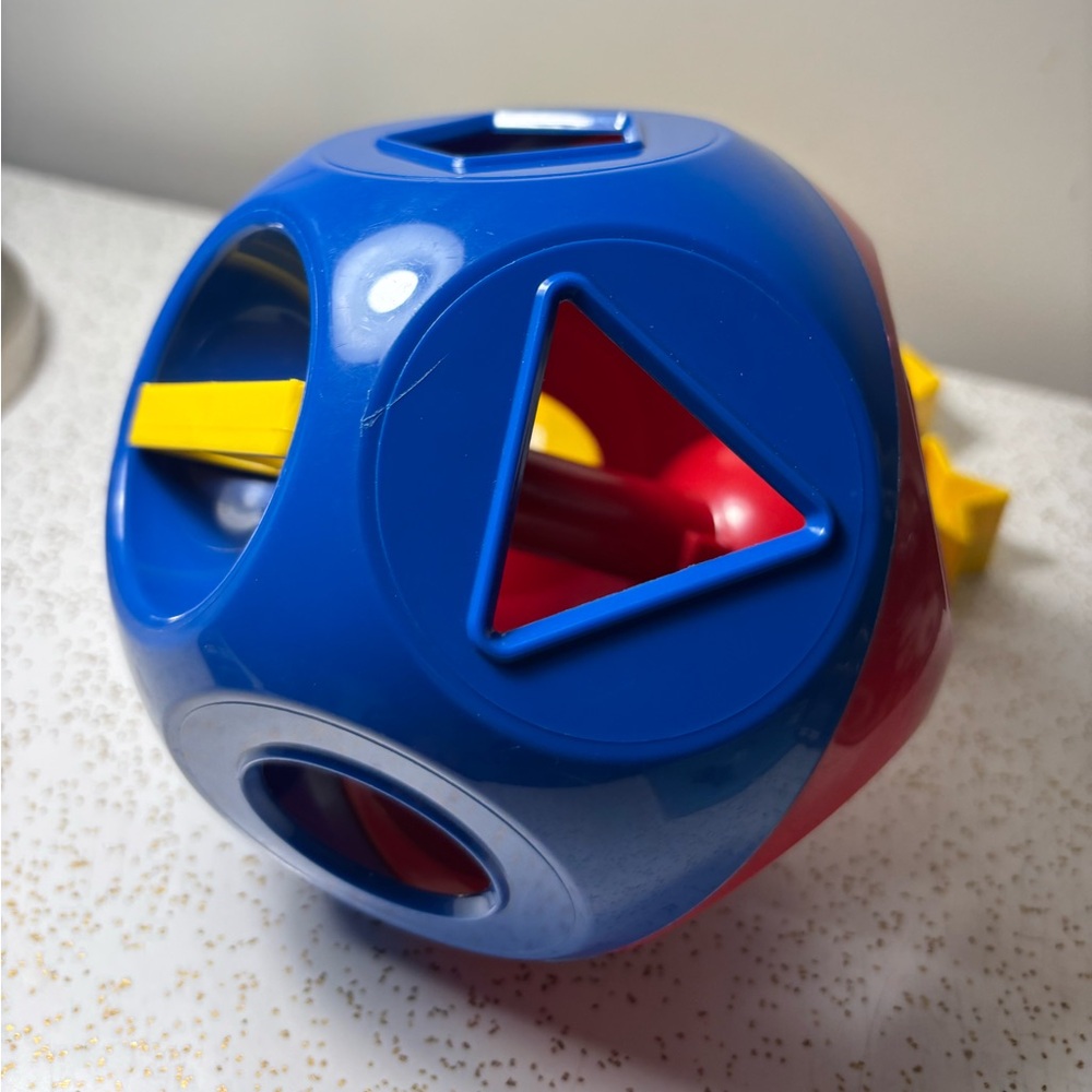 Tupperware Shape-O-Ball Toy sorting toy